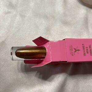 Jeffree star the gloss in her glossiness